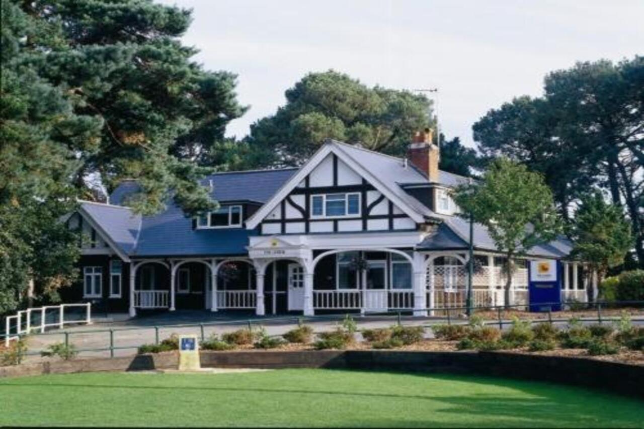 The Lodge At Meyrick Park ボーンマス エクステリア 写真